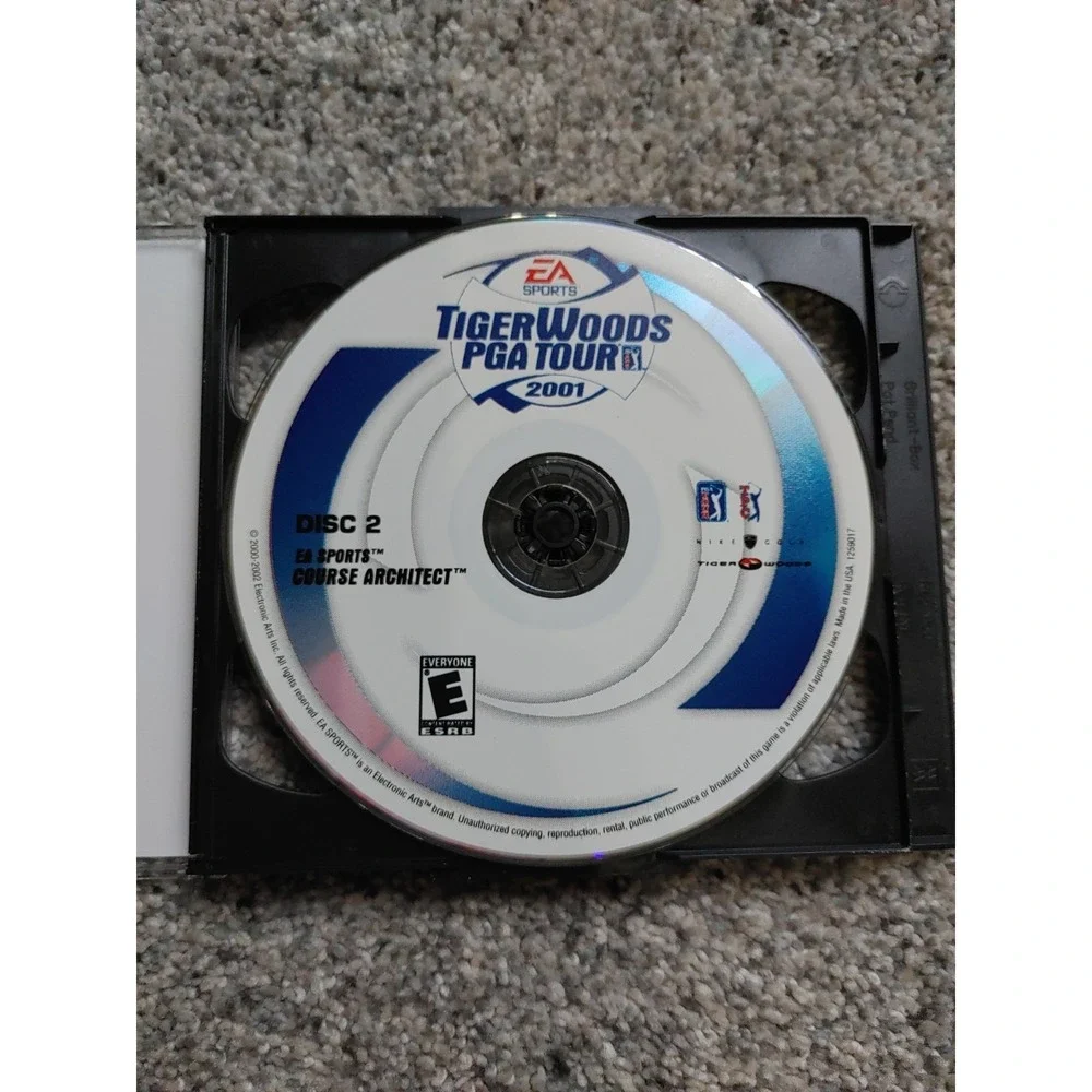 Vintage Tiger Woods PGA Tour 2001 PC CD ROM Game EA Sports 2 Disc Works